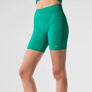 Alo 5” Seamless Ribbed Favorite Short
